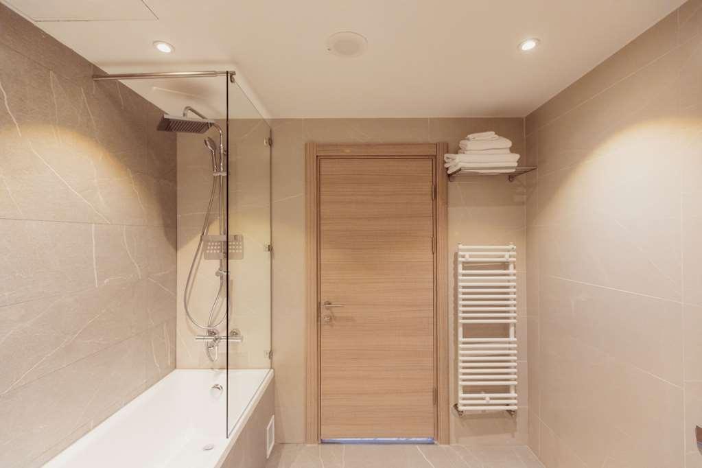 Ramada By Wyndham Targu Jiu Hotel Kamer foto